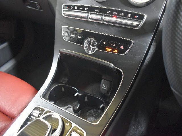 MERCEDES BENZ C CLAS 2019 Image 31