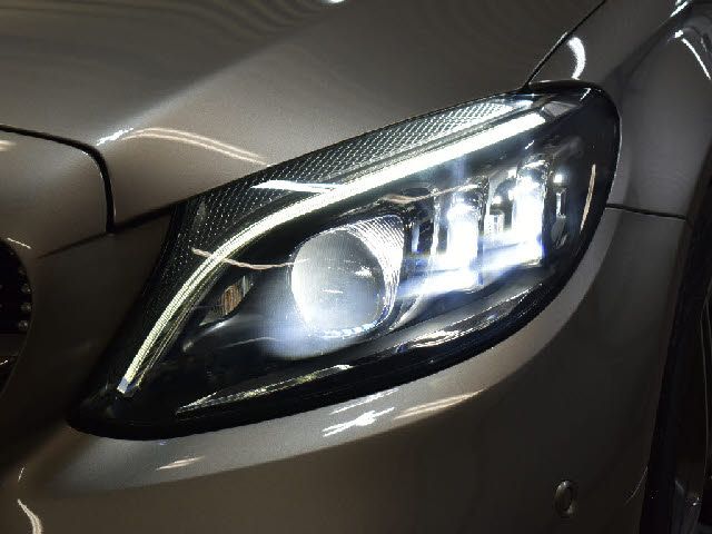 MERCEDES BENZ C CLAS 2019 Image 31