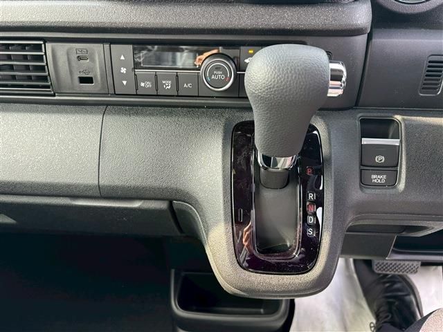 HONDA N BOX CUSTOM 2026 Image 31