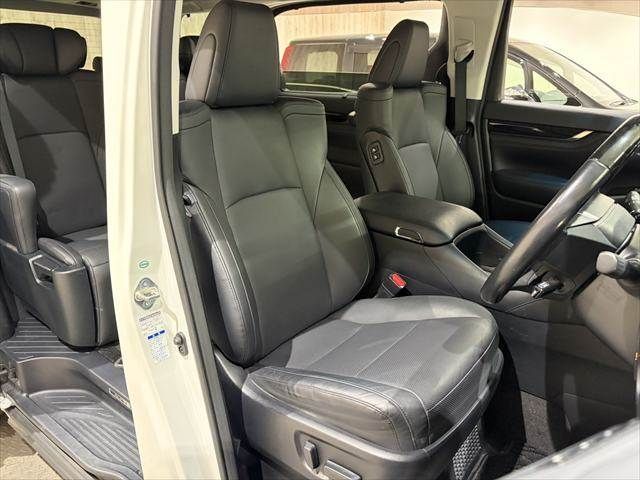 TOYOTA ALPHARD HYBRID 4WD 2017 Image 31