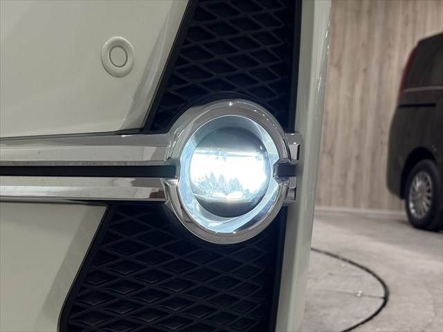 TOYOTA ALPHARD HYBRID 4WD 2017 Image 31