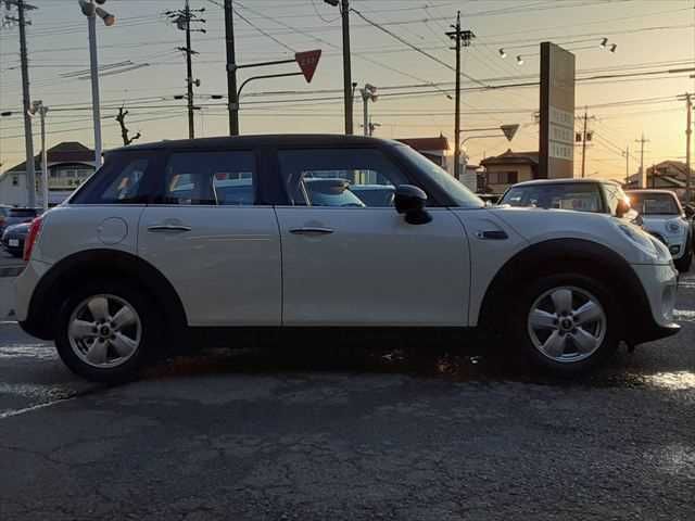 BMW MINI COOPER 5DOO 2016 Image 31