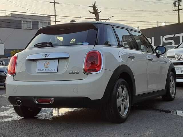 BMW MINI COOPER 5DOO 2016 Image 31