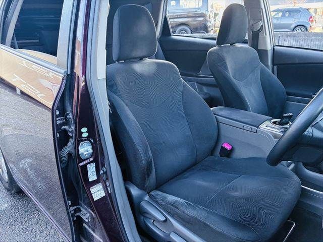 TOYOTA PRIUS ALPHA 2013 Image 31