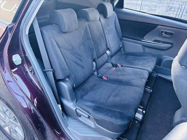 TOYOTA PRIUS ALPHA 2013 Image 31