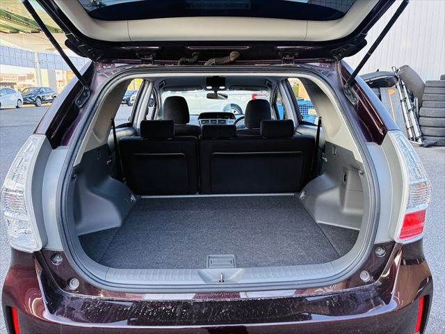 TOYOTA PRIUS ALPHA 2013 Image 31