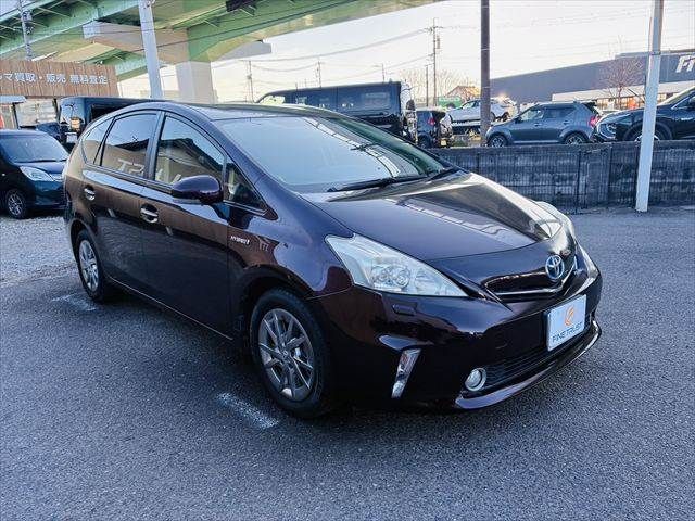 TOYOTA PRIUS ALPHA 2013 Image 31