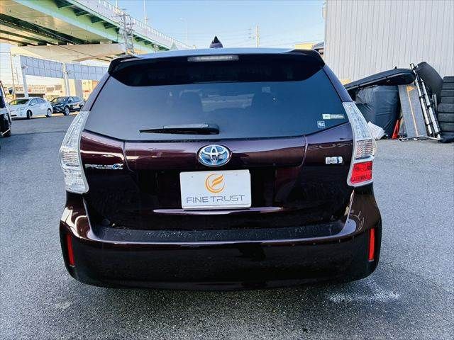 TOYOTA PRIUS ALPHA 2013 Image 31
