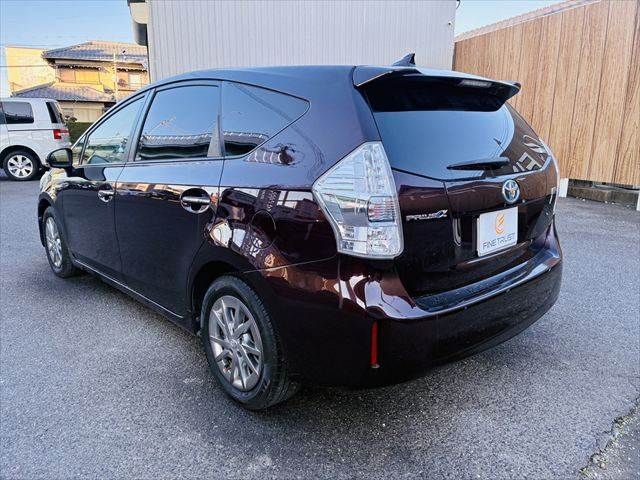 TOYOTA PRIUS ALPHA 2013 Image 31