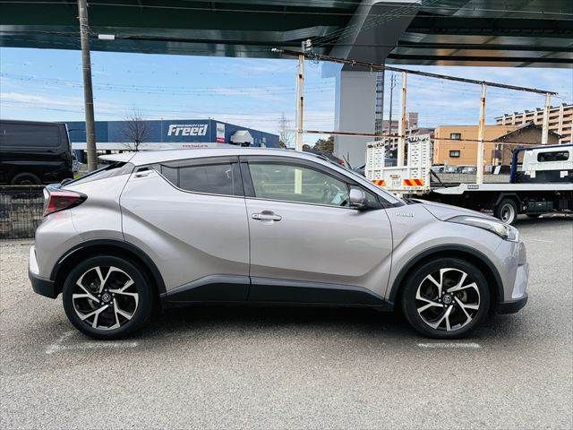 TOYOTA C-HR 2017 Image 31