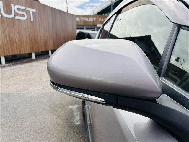 TOYOTA C-HR 2017 Image 31