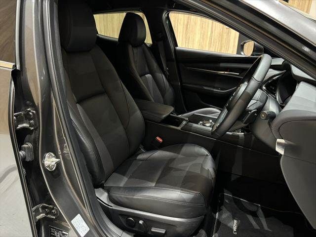 MAZDA 3 FASTBACK 2023 Image 31