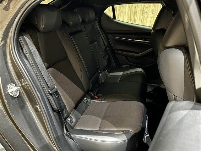 MAZDA 3 FASTBACK 2023 Image 31