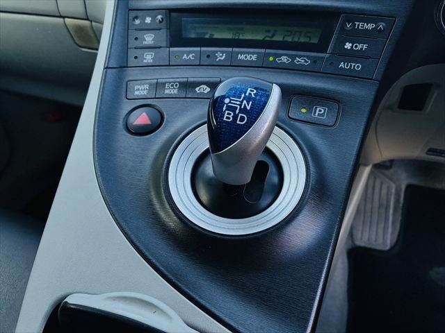 TOYOTA PRIUS 2010 Image 31