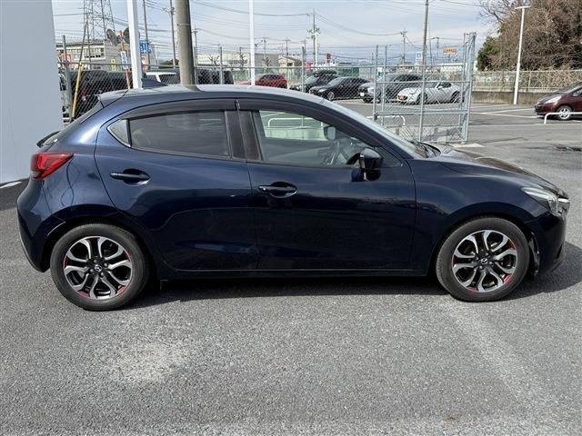 MAZDA DEMIO 2016 Image 31