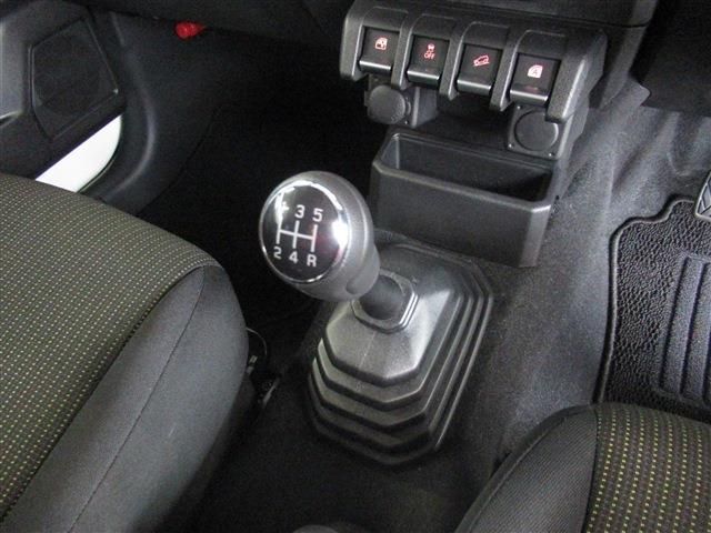 SUZUKI JIMNY NOMADE 2025 Image 31