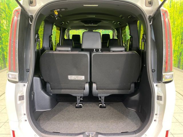 TOYOTA ESQUIRE 2017 Image 31