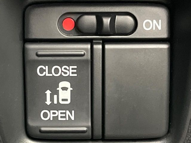 HONDA N BOX 2015 Image 31