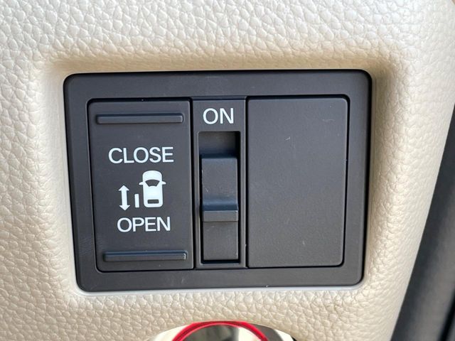 HONDA N BOX 2017 Image 31