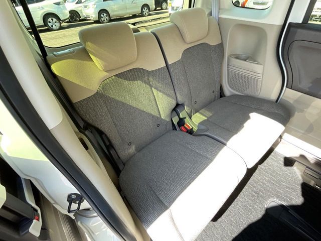 HONDA N BOX 2017 Image 31