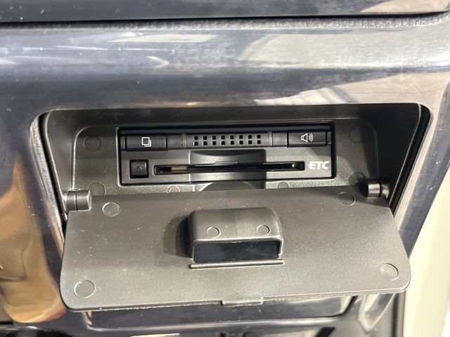 TOYOTA VOXY 2016 Image 31