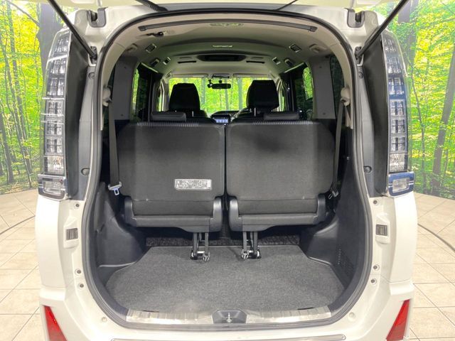 TOYOTA VOXY 2016 Image 31