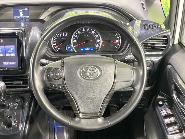 TOYOTA VOXY 2016 Image 31