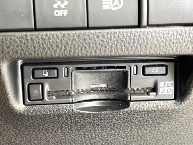 TOYOTA HARRIER HYBRID 2023 Image 31