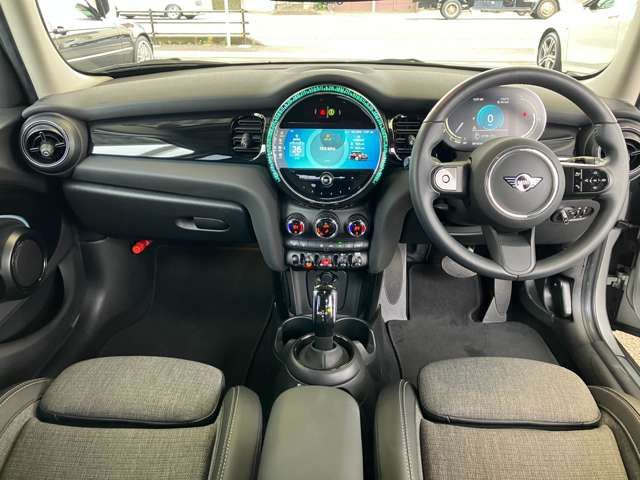 BMW MINI COOPER D 5DOOR 2023 Image 31