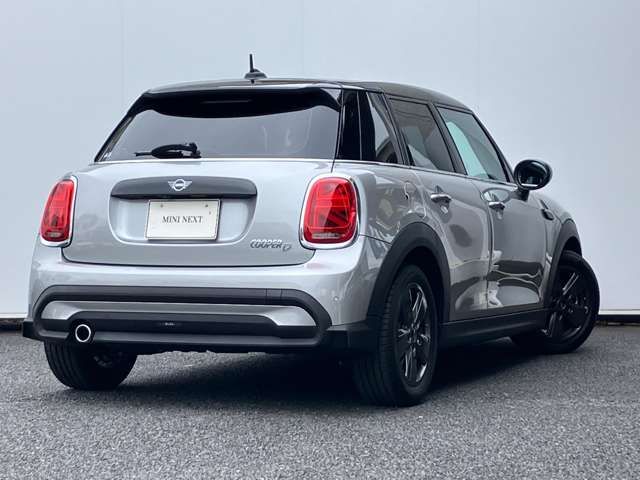 BMW MINI COOPER D 5DOOR 2023 Image 31