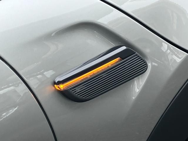 BMW MINI COOPER D 5DOOR 2023 Image 31