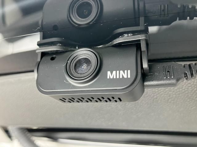 BMW MINI COOPER D 5DOOR 2023 Image 31