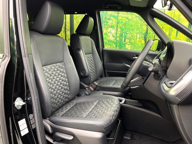 TOYOTA VOXY HYBRID 2022 Image 31