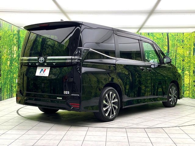 TOYOTA VOXY HYBRID 2022 Image 31