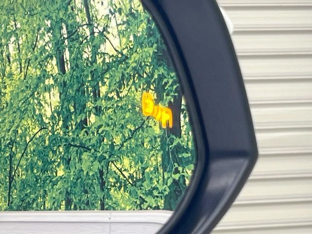 TOYOTA HARRIER 2WD 2023 Image 31