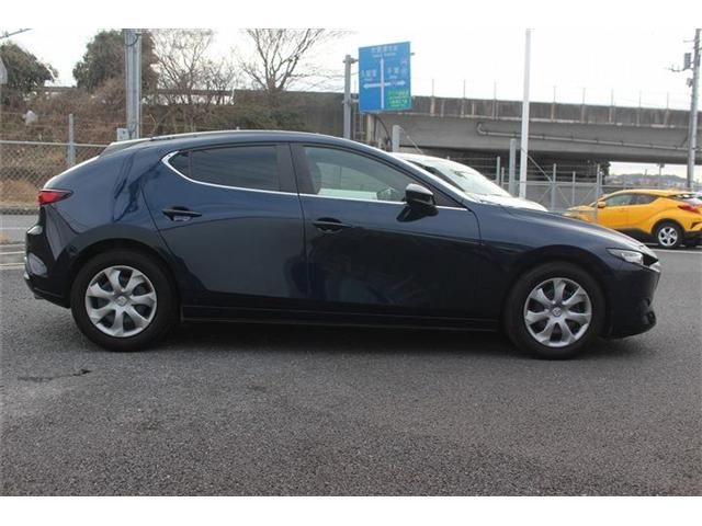 MAZDA 3 FASTBACK 2023 Image 31