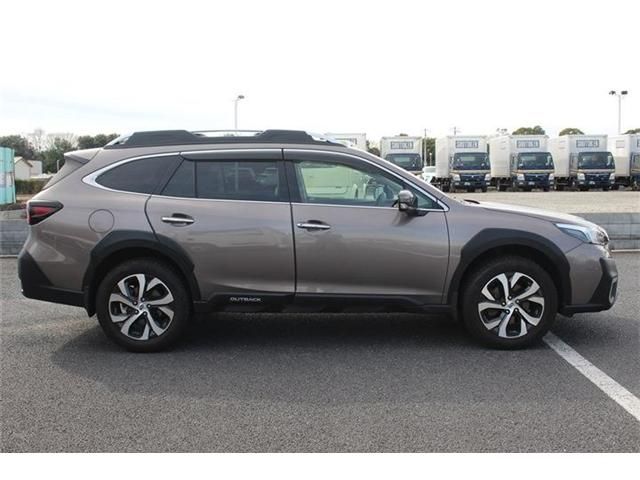 SUBARU LEGACY OUTBACK 2022 Image 31