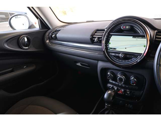 BMW MINI ONE CLUBMAN 2017 Image 31