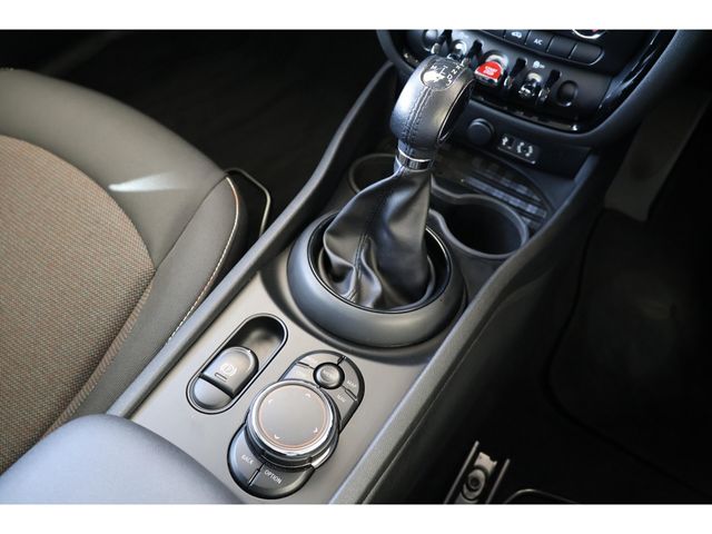 BMW MINI ONE CLUBMAN 2017 Image 31