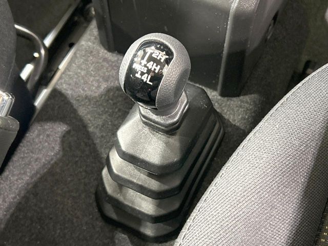 SUZUKI JIMNY 4WD 2023 Image 31
