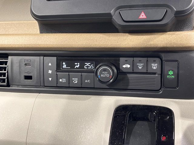 HONDA N BOX 2024 Image 31