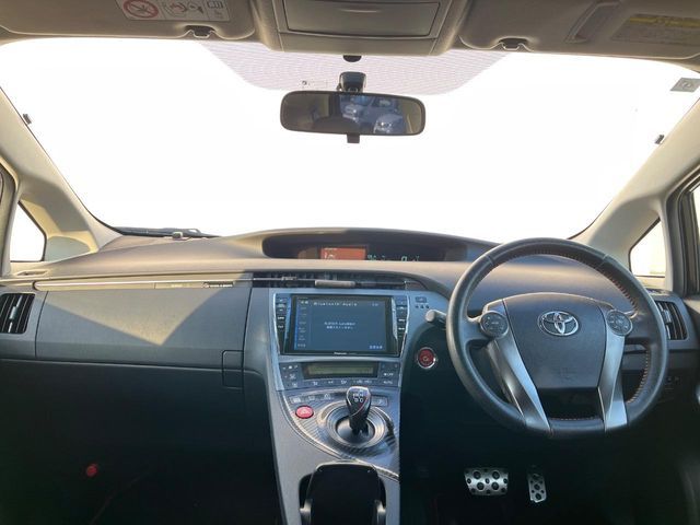 TOYOTA PRIUS 2013 Image 31