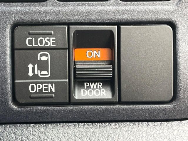 TOYOTA VOXY 2015 Image 31