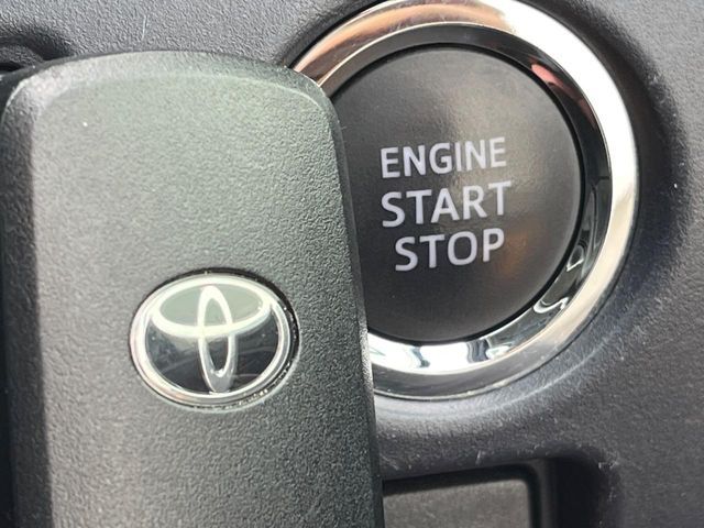 TOYOTA VOXY 2015 Image 31