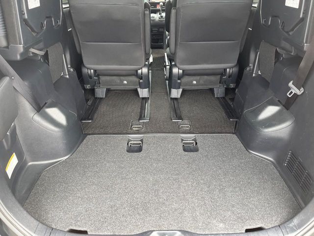 TOYOTA VOXY 2015 Image 31