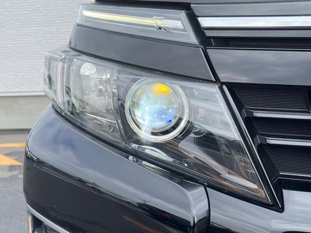 TOYOTA VOXY 2015 Image 31