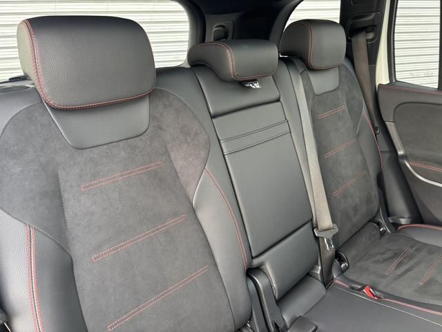 MERCEDES BENZ EQB 2023 Image 31