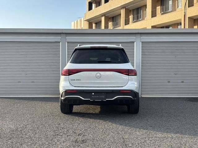 MERCEDES BENZ EQB 2023 Image 31