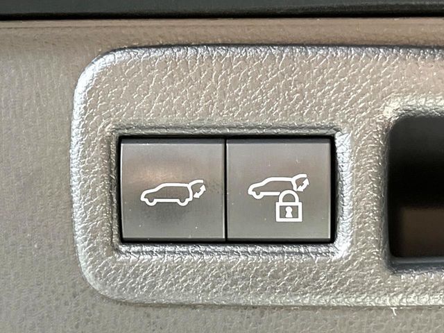 TOYOTA HARRIER HYBRID 2023 Image 31