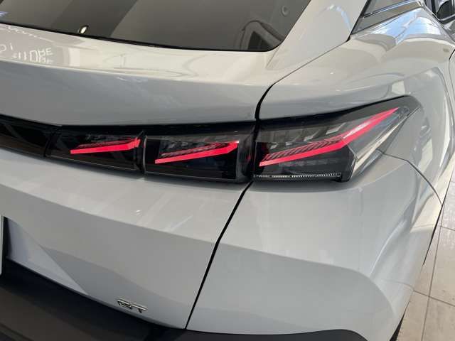 PEUGEOT 408 2025 Image 31